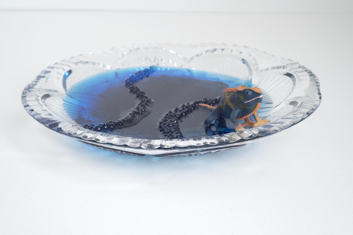 The Escaping Chameleon — Antonella_Quacchia_Polar_Bear_3_Mixed_media_on_bohemian_glass_support_15x35x20cm_2023_Photo_Pellegrini