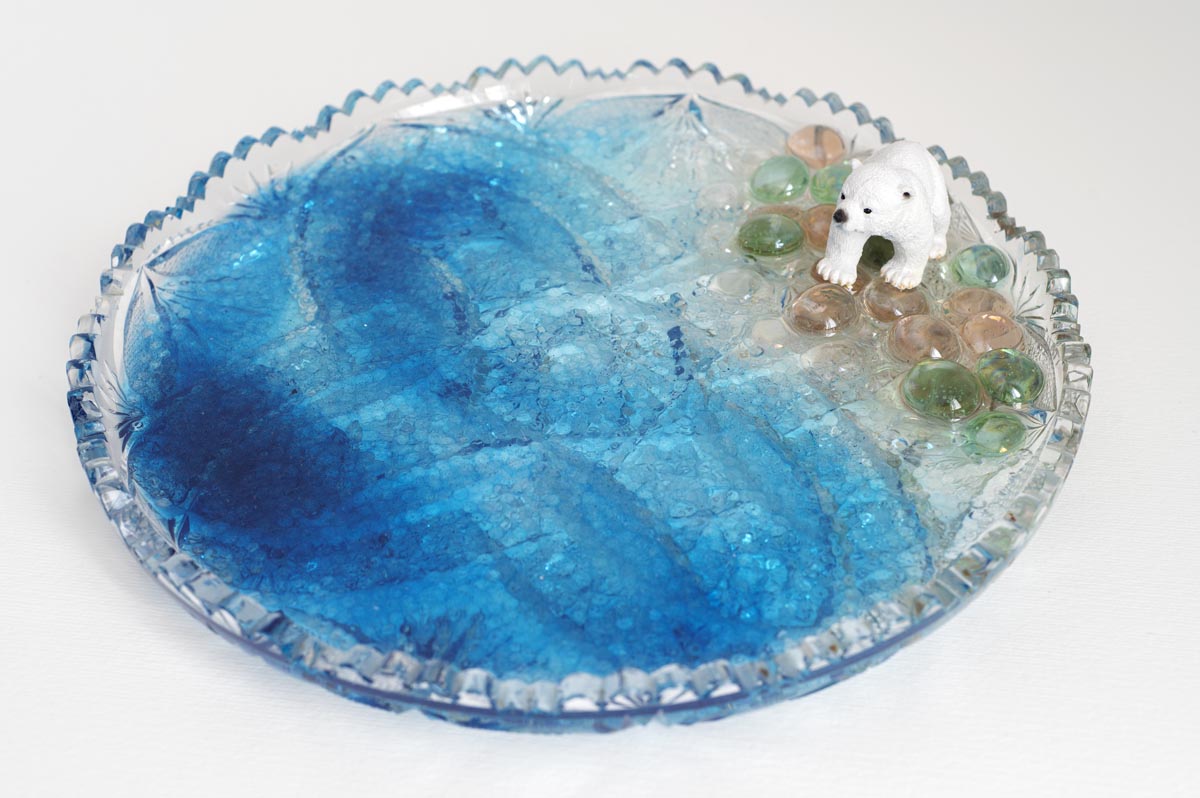 The Sad Polar Bear — Antonella_Quacchia_Polar_Bear_1_Mixed_media_on_bohemian_glass_support_15x35x20cm_2023_Photo_Pellegrini